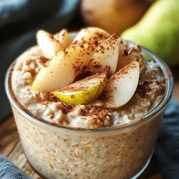 Overnight Oats with Cinnamon and Pear