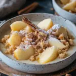 Bratapfel-Crumble auf Zimtcreme