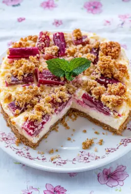 Rhabarber-Cheesecake mit Streuseln