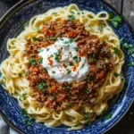 T&uuml;rkische Pasta mit Hackfleisch und Joghurt-Sauce